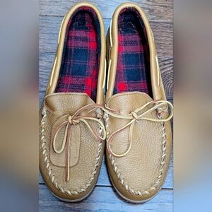 NWT -Minnetonka Moosehide Fleece Moc